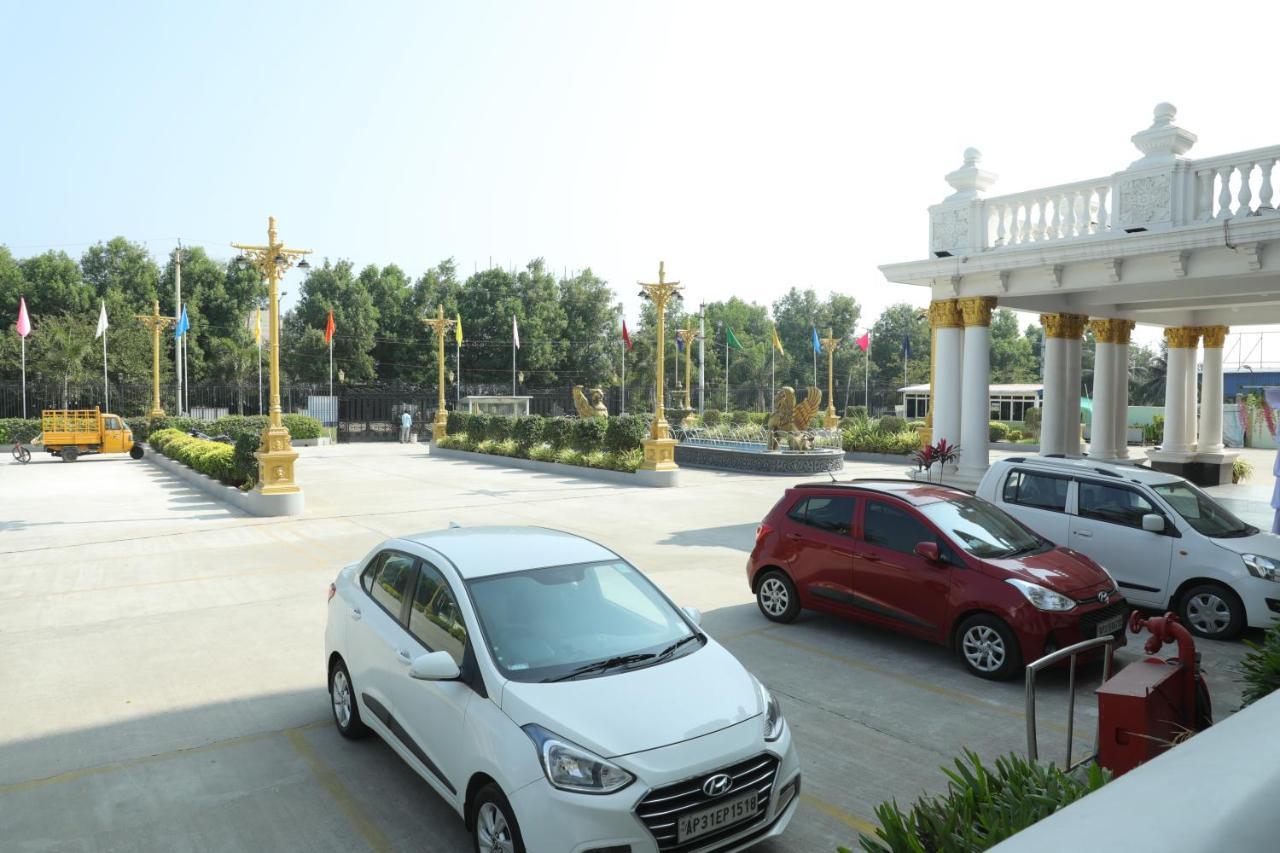 Gadiraju Palace Convention Centre & Hotel Вишакхапатнам Экстерьер фото