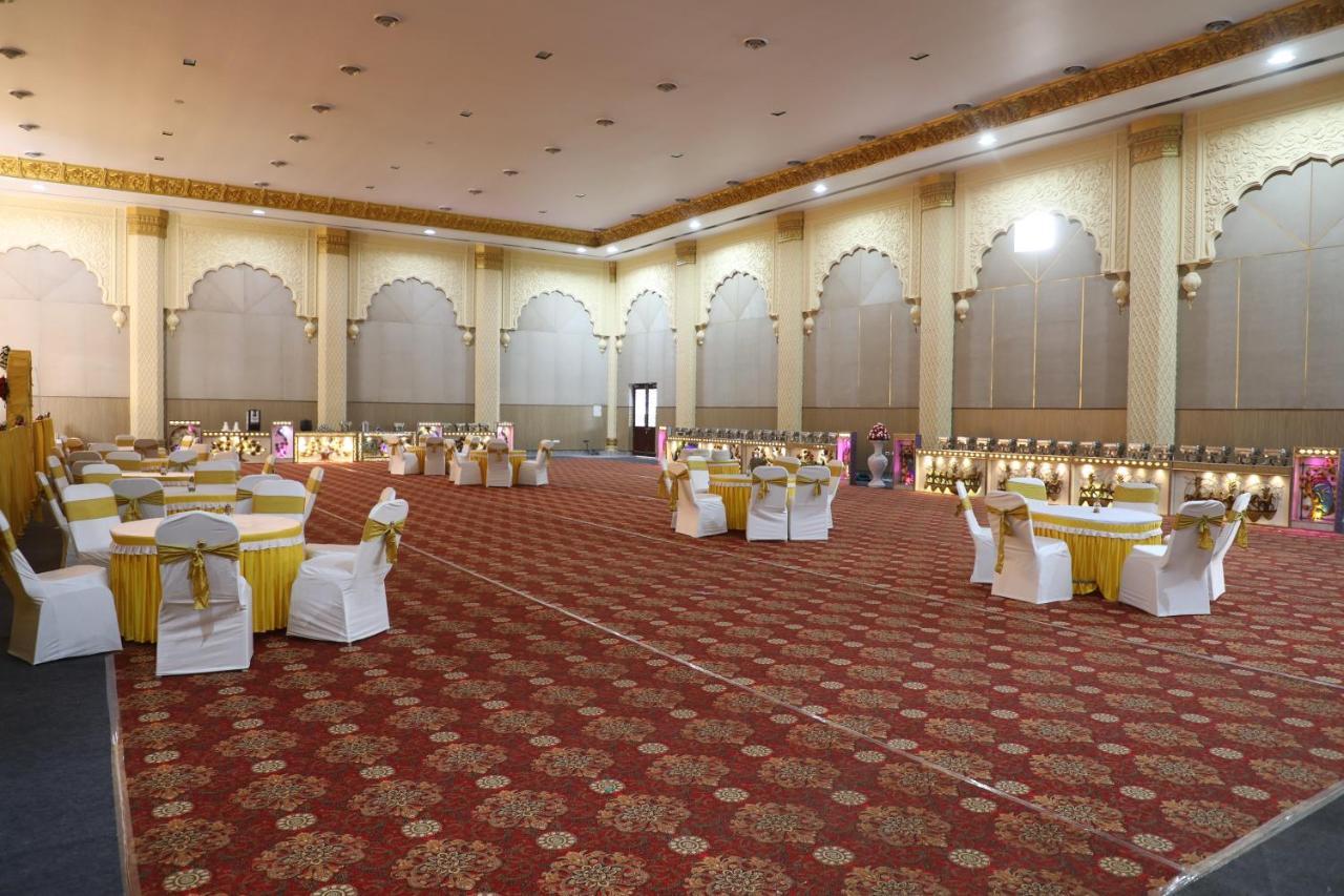 Gadiraju Palace Convention Centre & Hotel Вишакхапатнам Экстерьер фото