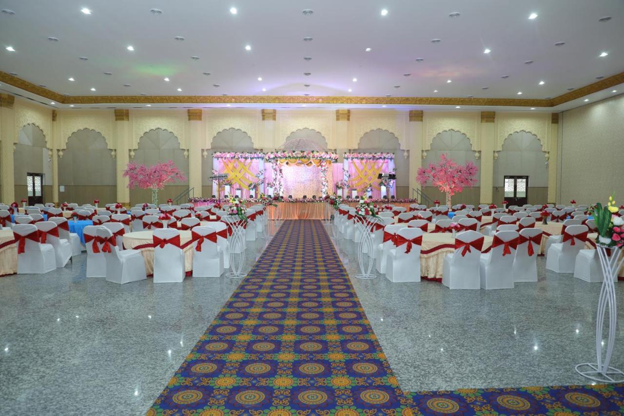 Gadiraju Palace Convention Centre & Hotel Вишакхапатнам Экстерьер фото