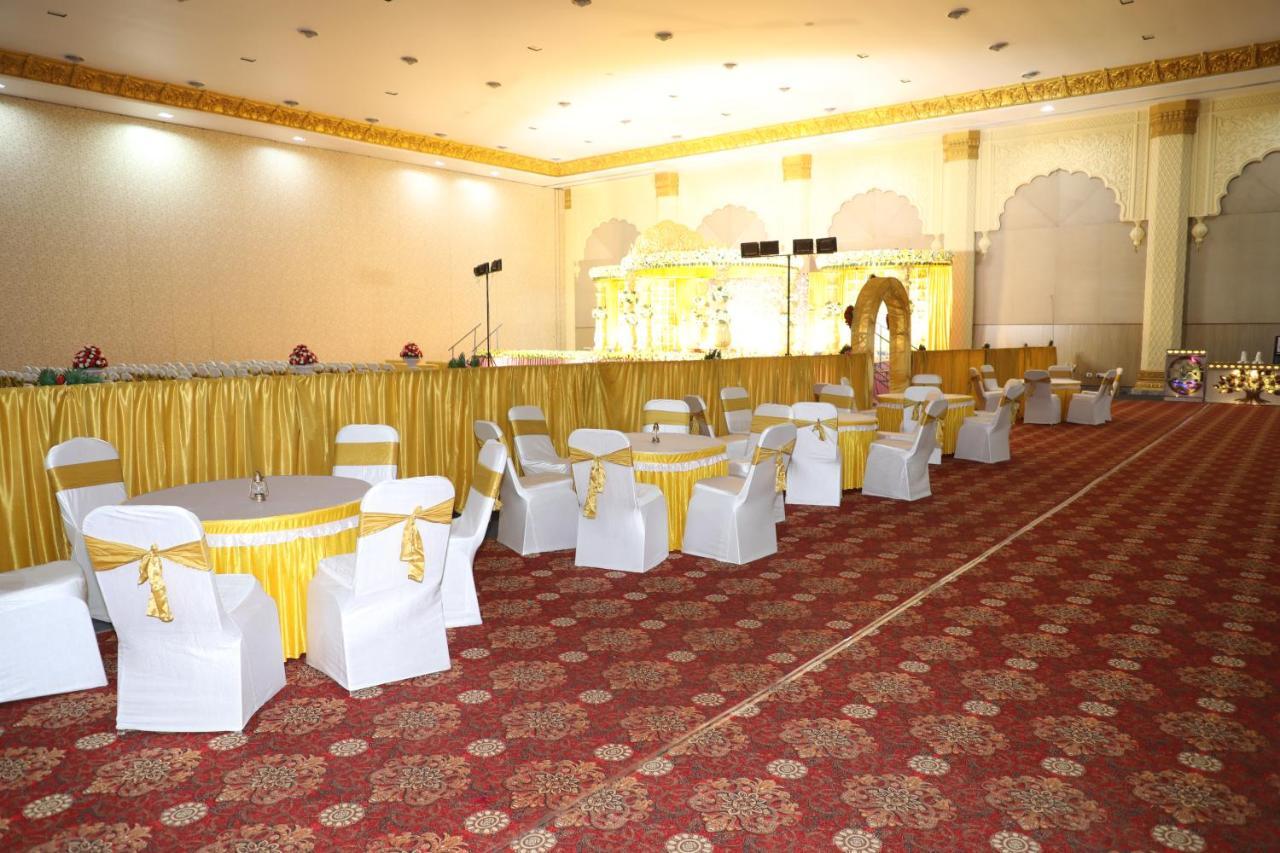 Gadiraju Palace Convention Centre & Hotel Вишакхапатнам Экстерьер фото
